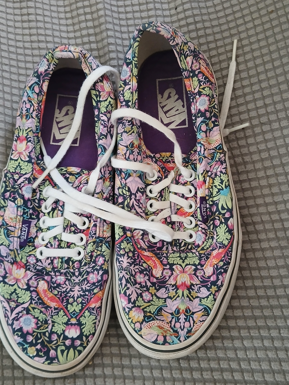 Vans Floral Low-Top Sneakers in Navy with Multicolor Print